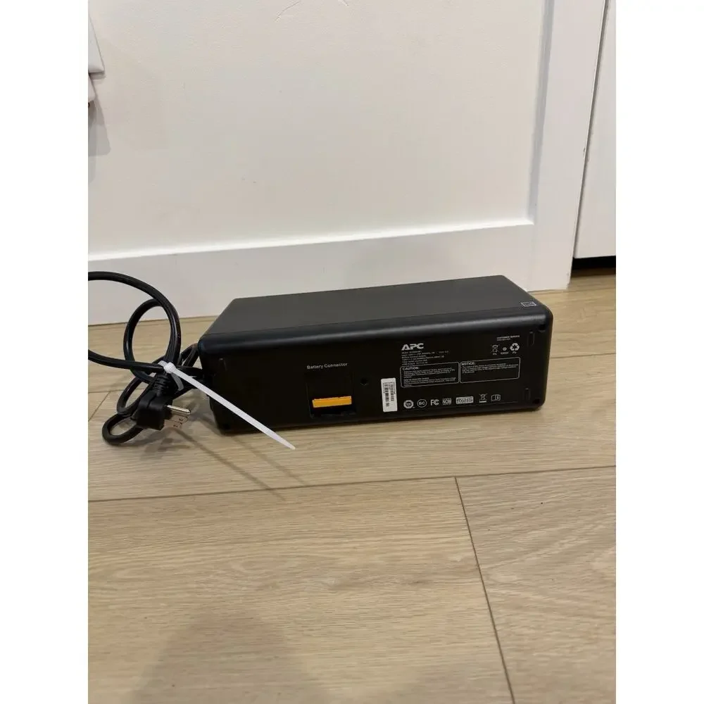 APC Back-UP BVN900M1 Battery Backup Surge Protect 9 Outlet 1 USB 480W w/ Battery